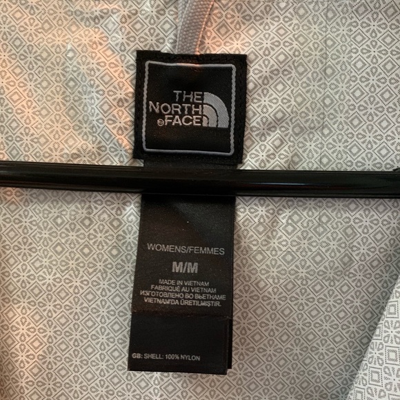 North face windbreaker / rain jacket - Picture 4 of 4